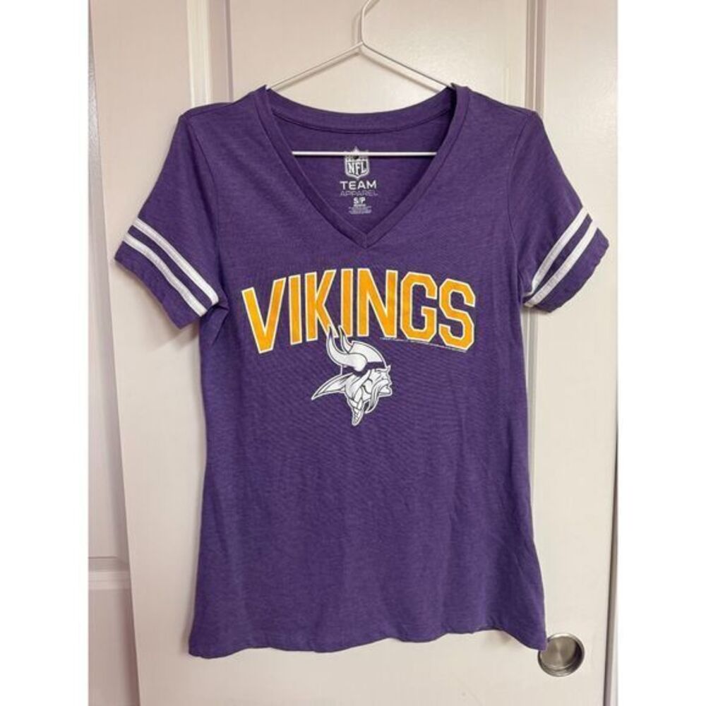 Minnesota Vikings NFL Women's Short Sleeve Ringer V Neck Tee Purple Small